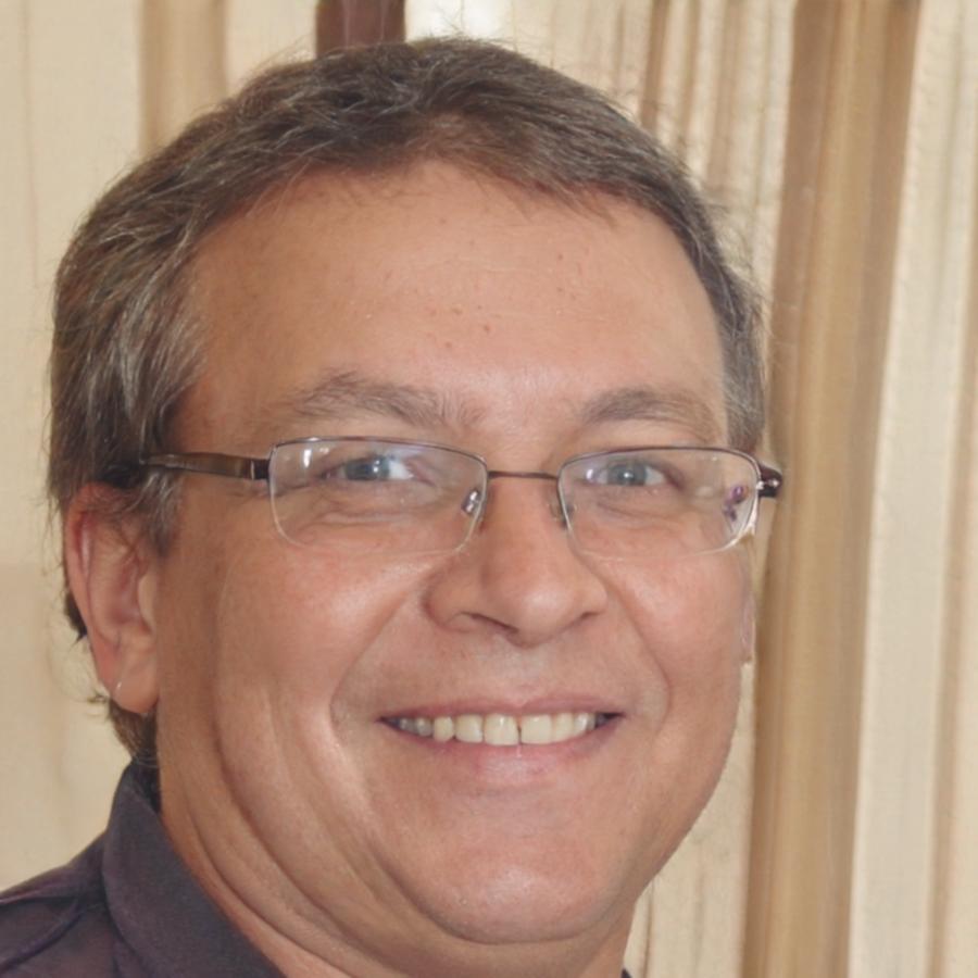 Cristóbal Mendoza, Especialista en Riesgos Sectoriales